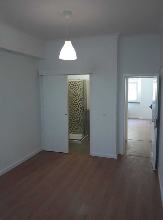 Quarto junto à estação Roma - Areeiro