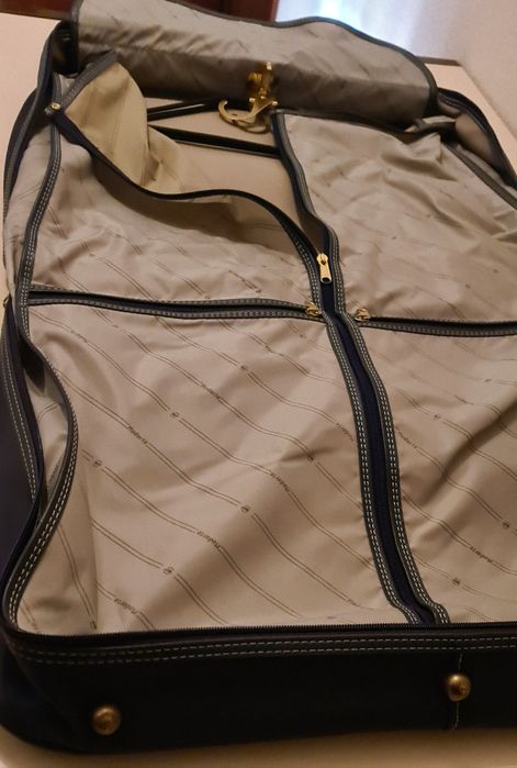 Guarda fatos/vestidos