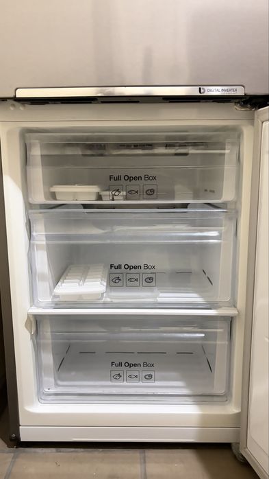Frigorífico Samsung RB29FSRNDSA No Frost, muito bom estado, 290L”