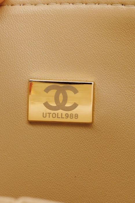 Сумка Chanel Classic Flap 25 Beige Caviar Gold Hardware бежева