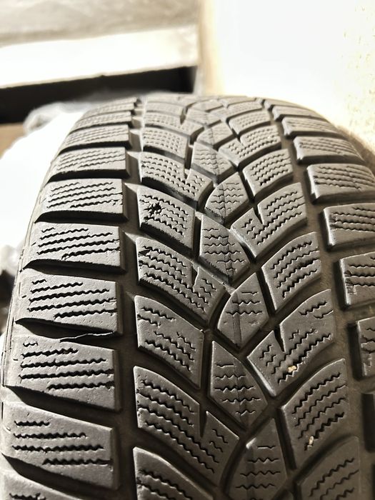 Goodyear 215/55 r17 зима
