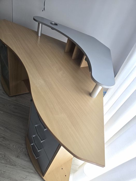 Secretaria/ mesa do canto com gavetas e feixo