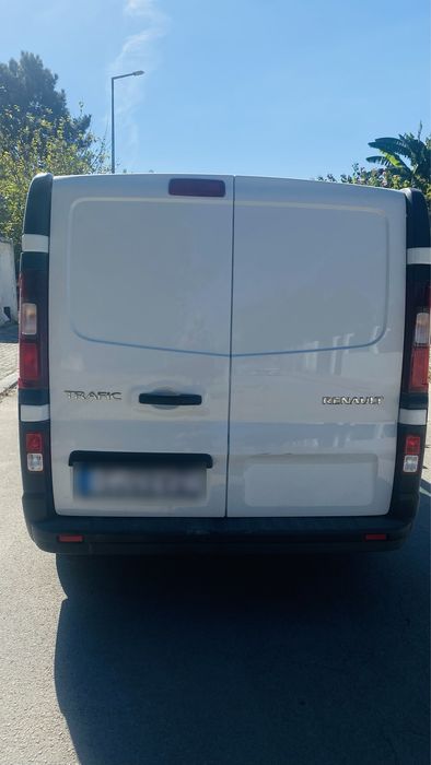 Renault Trafic 1.6 dCi 95cv Furgão L1H1 · Ar Condicionado