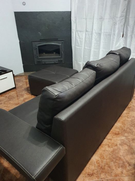 Sofá castanho escuro