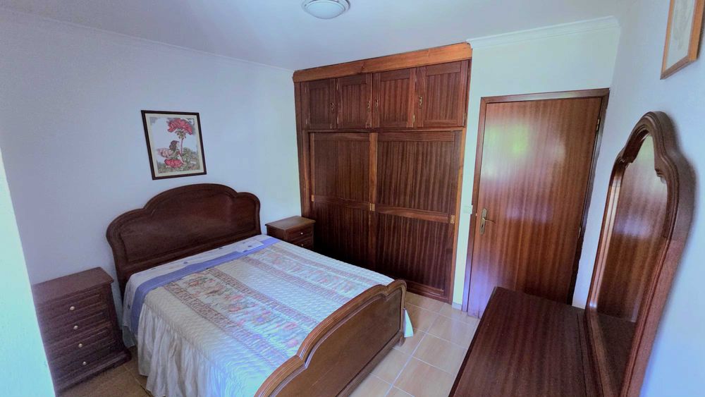 Moradia T2+1 com terreno com 925m²