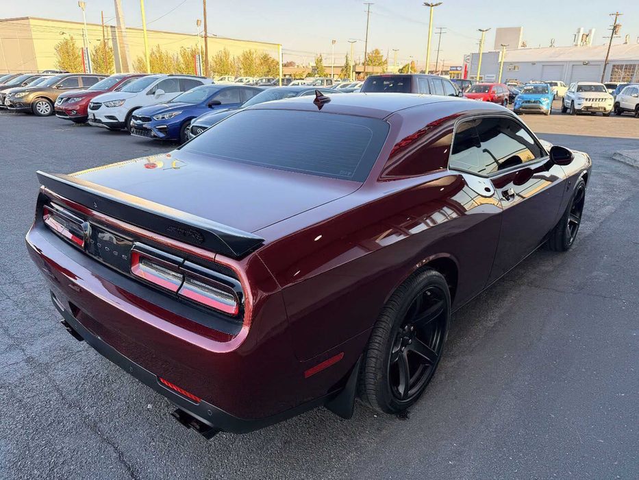 Dodge Challenger SRT Hellcat      2022