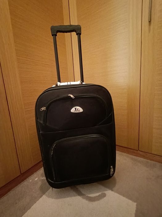 Mala viagem preta