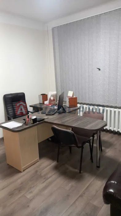 Продаж квартира офіс. Центр . Олександрівський район