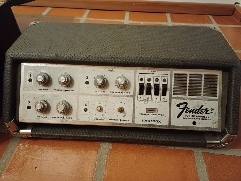 Fender PA 4100X Vintage (Anos 70) – Solid State Series