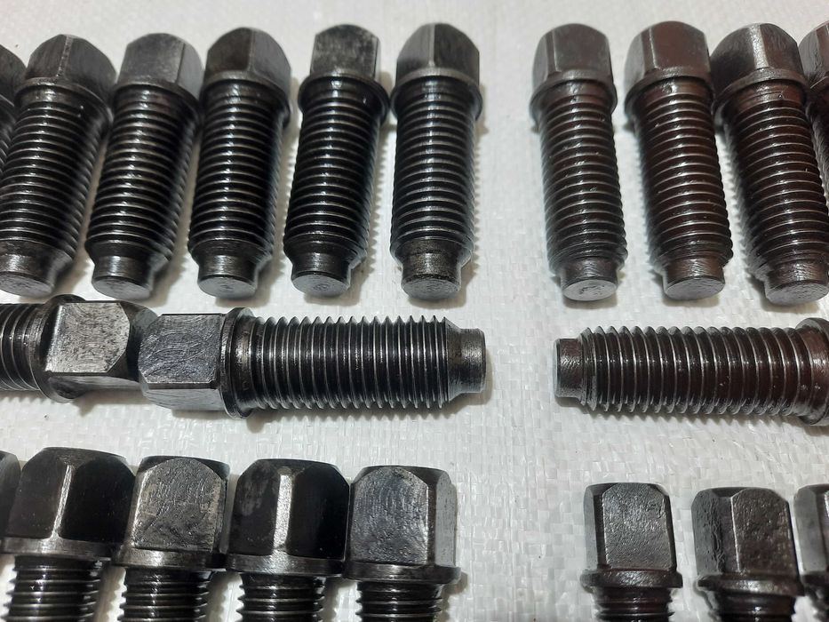 Болт М14; М16; М18; M20 в резцедержатель, 8шт, новые