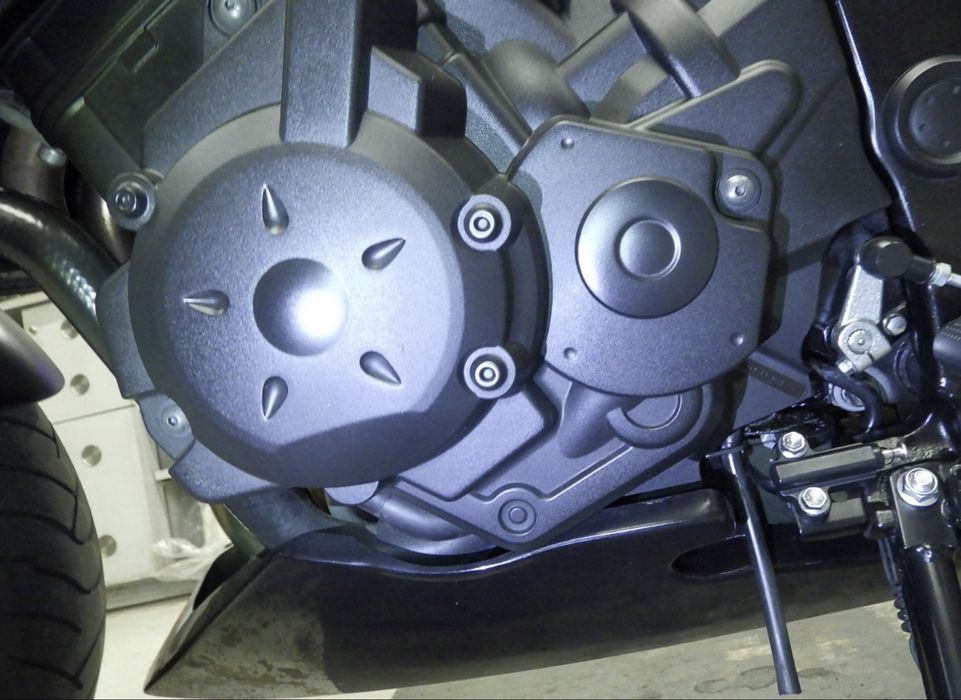 Suzuki GSR-750 Сузуки з Японії