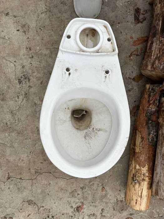 Продам унитаз для декора, садоводства.