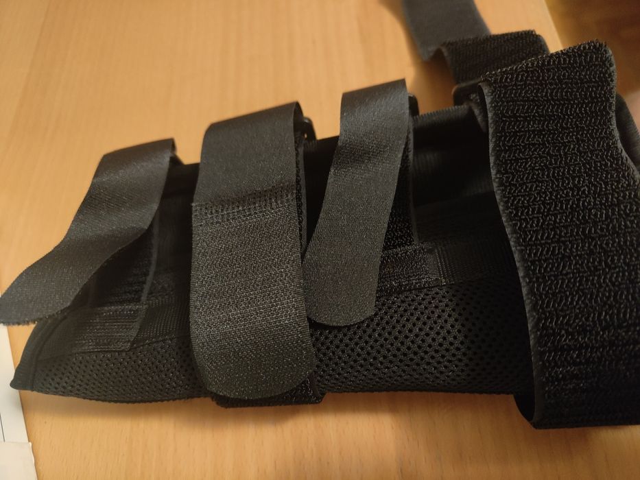 Orteza nadgarstka lewa rozm. L