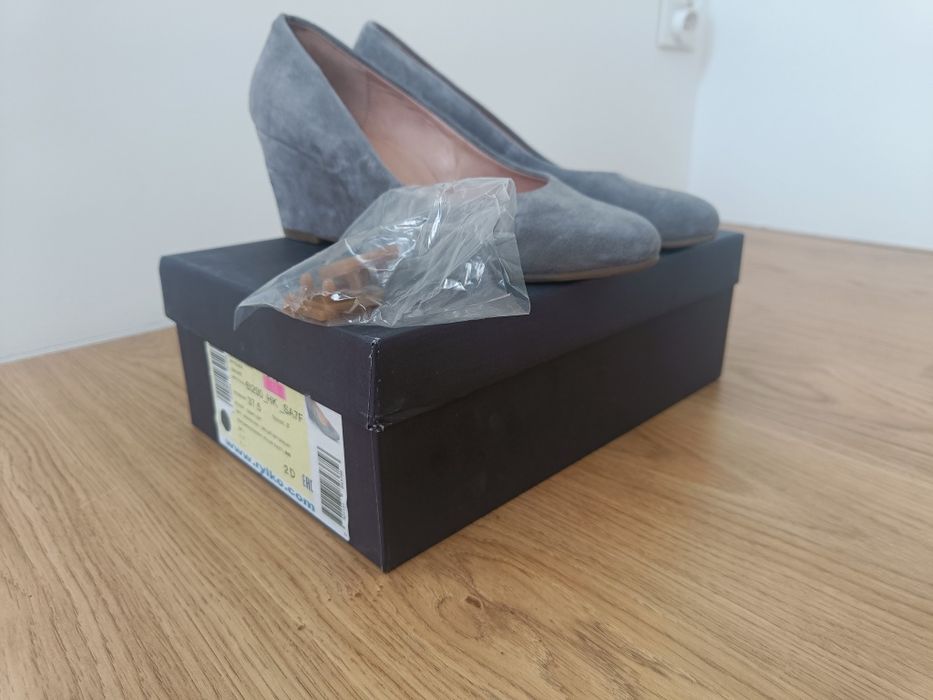 Ryłko szare buty na koturnie 37.5