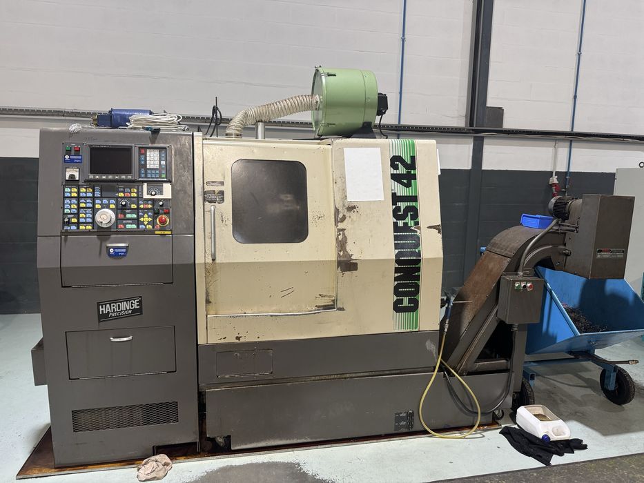 Torno cnc com ferramentas motorisadas com avaria