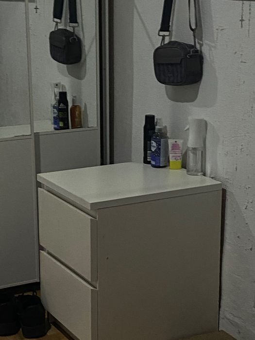 Vendo mesa cabeceira branca