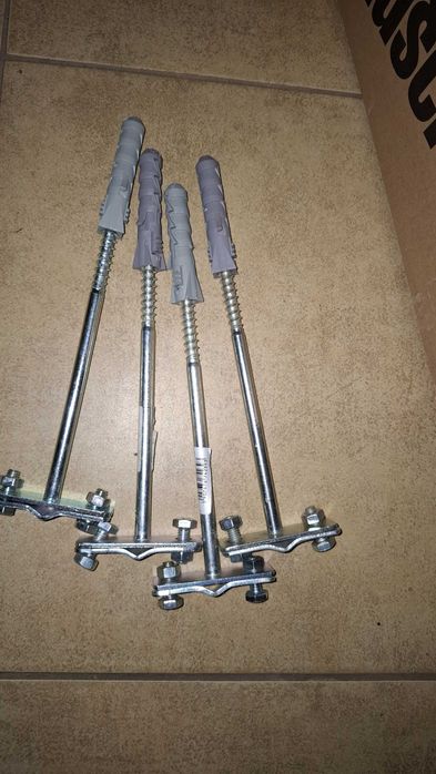 Elkobis uchwyt ścienny z kołkiem do drutu odgromowego , bednarka