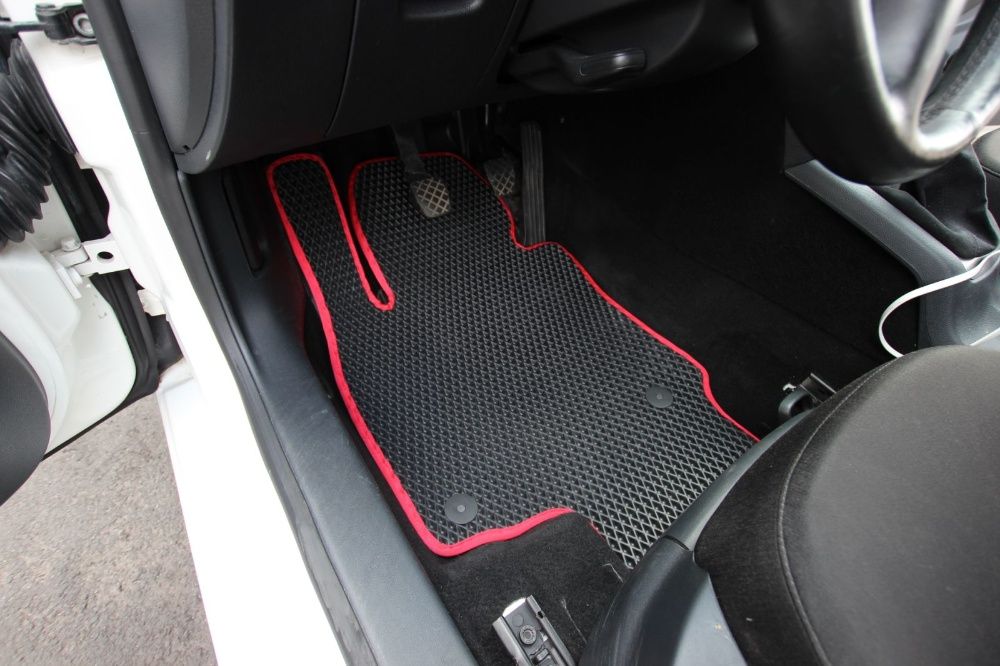 ЭВО Коврики в Jeep - Подпятник в Подарок