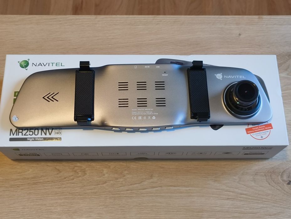 Kamera samochodowa Navitel MR250NV z kamerą cofania