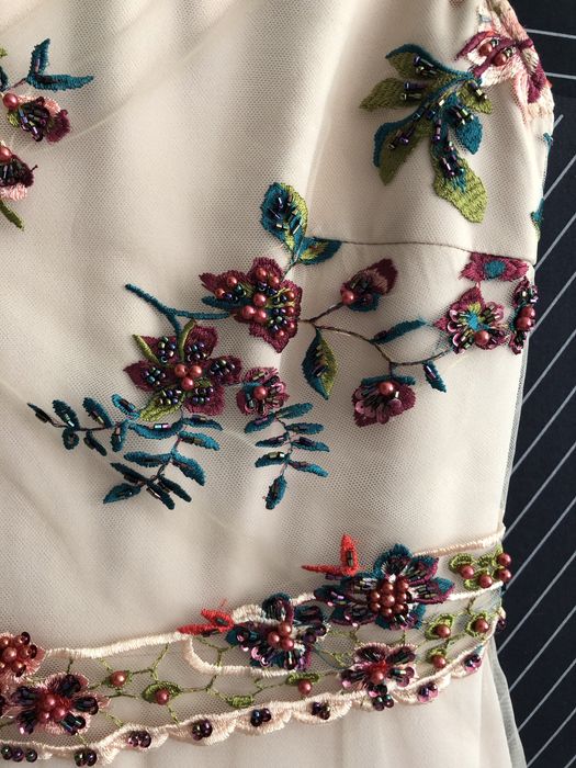 Платье на выпускной бежевое с бисером вуаль кремовое