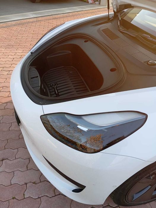 Tesla Model 3 2021 SR+