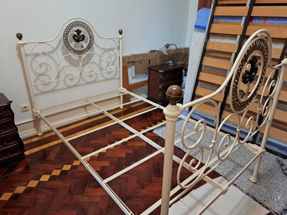 Cama alentejana em ferro 2 metros