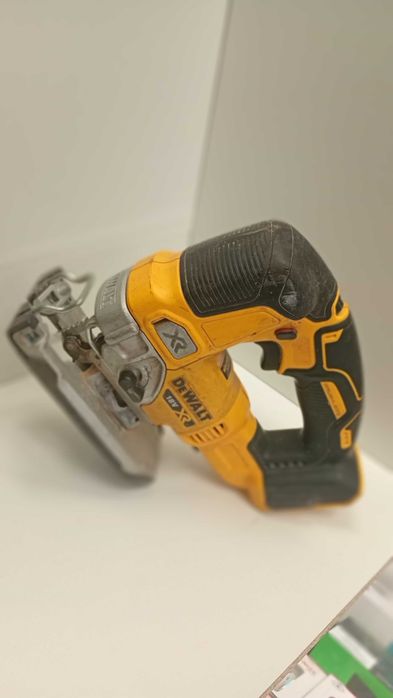 Wyrzynarka akumulatorowa DEWALT DCS334 -Komis MADEJ Dębica