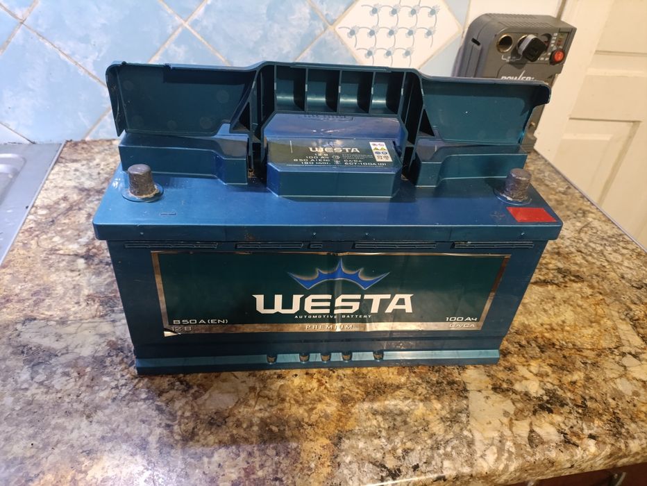 Свинцево-кислотний акумулятор 100 а/г