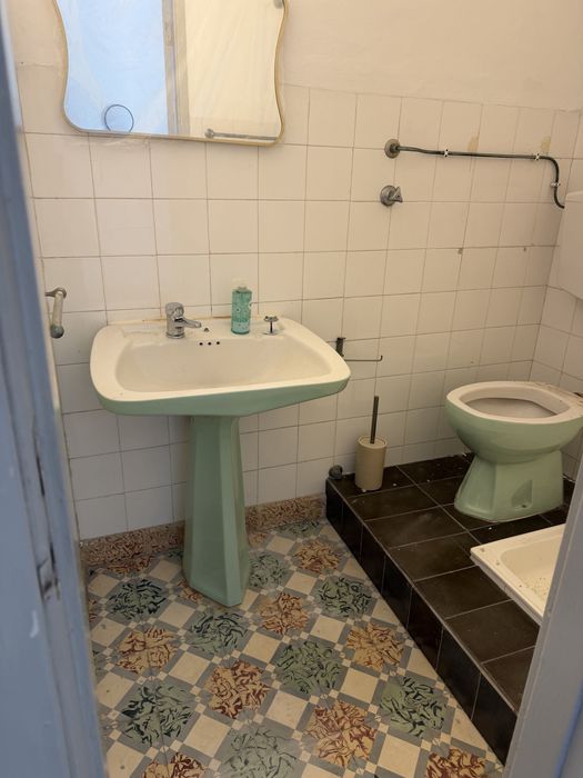 Quarto com casa de banho , despesas inclui