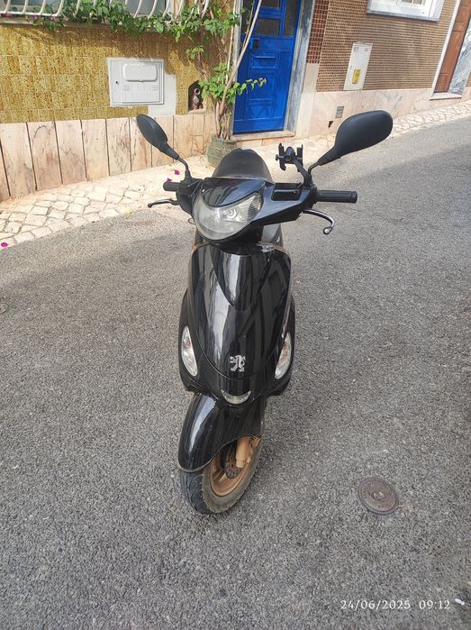 Peugeot petrol moto