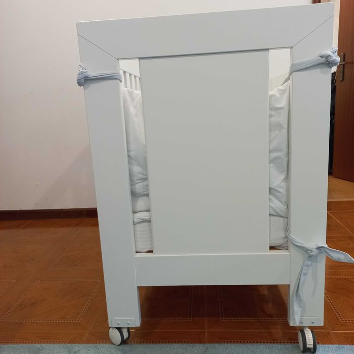 Vende-se berço de boa qualidade com o Kit Cosleep
