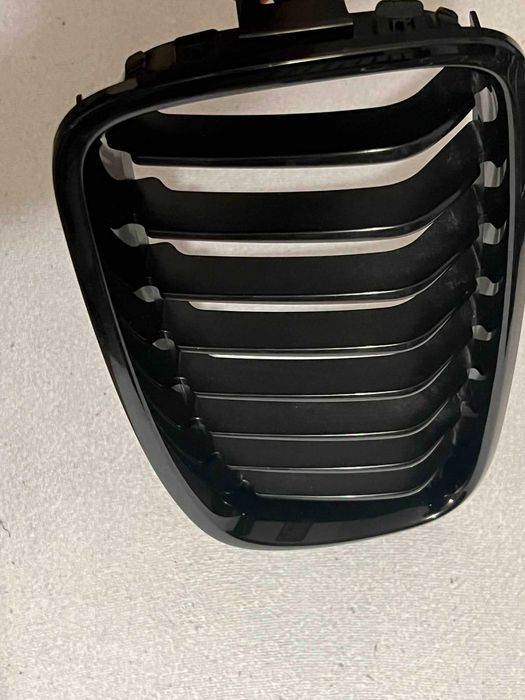 Atrapa chłodnicy (nerka) BMW F30/F31 prawa