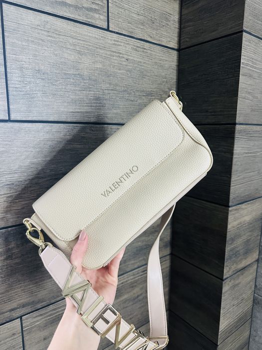 Сумка в стилі valentino