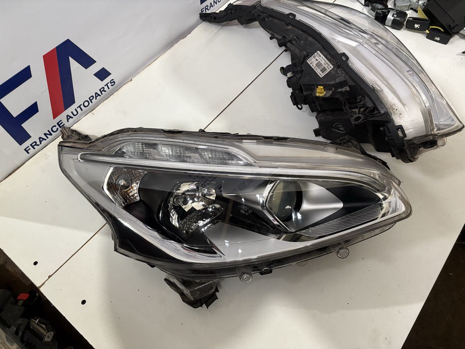 Фара передня Peugeot 208 Led рестайлінг