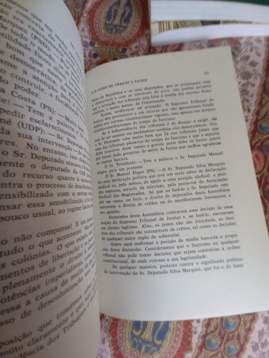 Os Descolonizadores e o Crime de Traição à Pátria