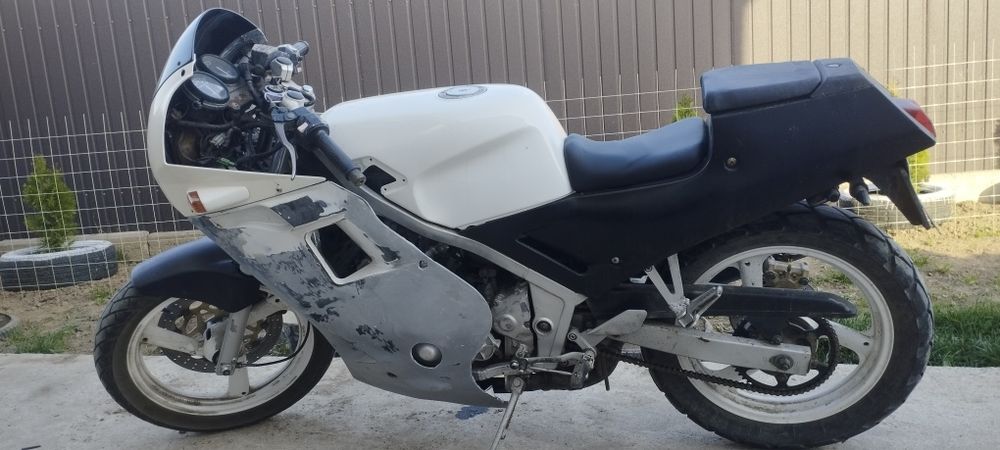 Ямаха fzr 250 2kr