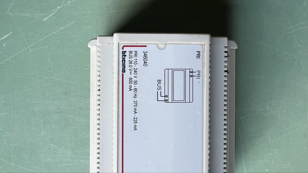 Alimentador de áudio de 2 fios Bticino 346040