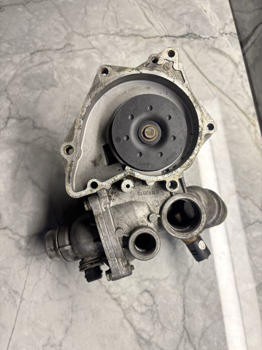 Водяна помпа Бмв Е39 М62 535і 540і Водяная помпа Bmw Насос води BMW