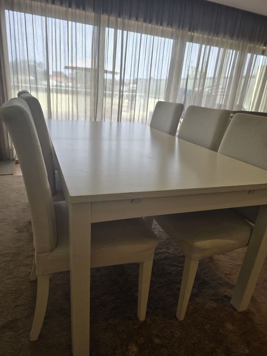Vendo Mesa e Cadeiras