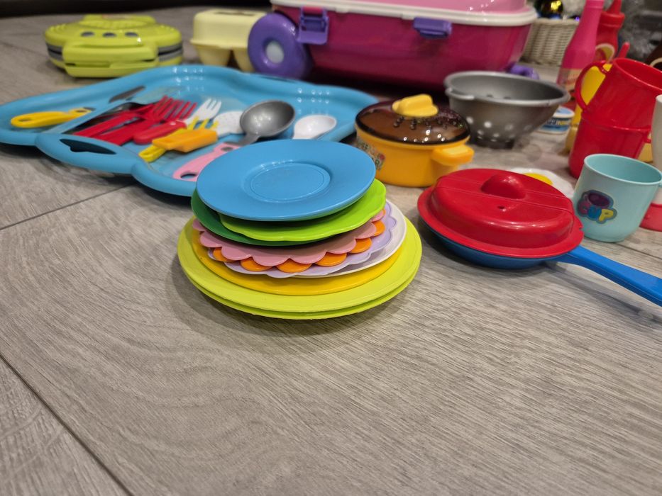 Кухня выездная, чемодан с наполнением