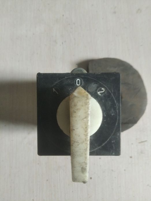 Кнопки тумблера разное