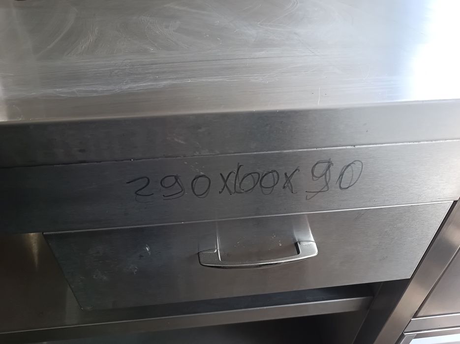 Bancada inox com prateleiras gavetas e tulha