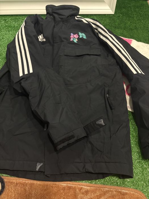 Оригінал куртка кежуал Adidas