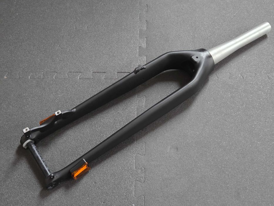 Nowy aluminiowy widelec 29" / 15X100 mm