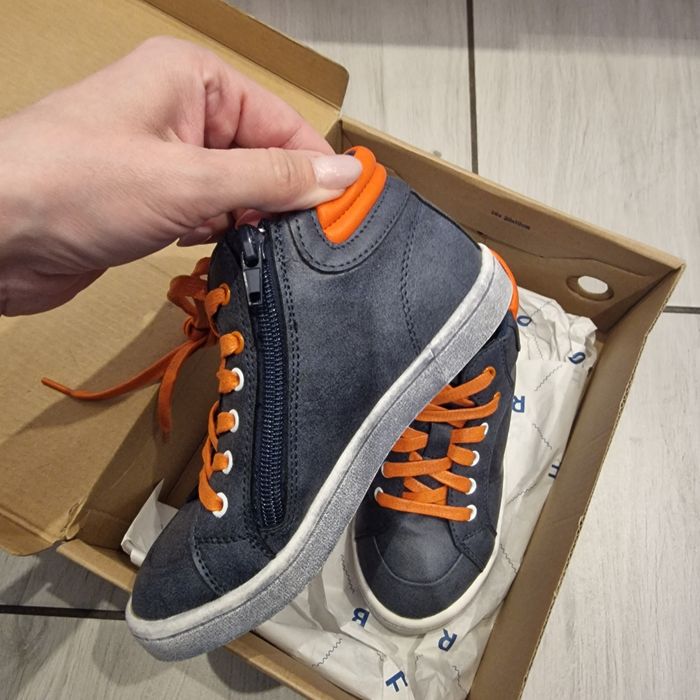 Buty przejściowe nowe