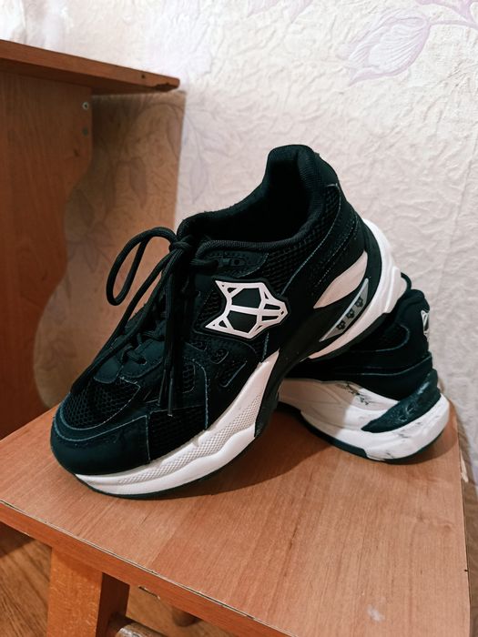 Продам кросовки  очень удобные