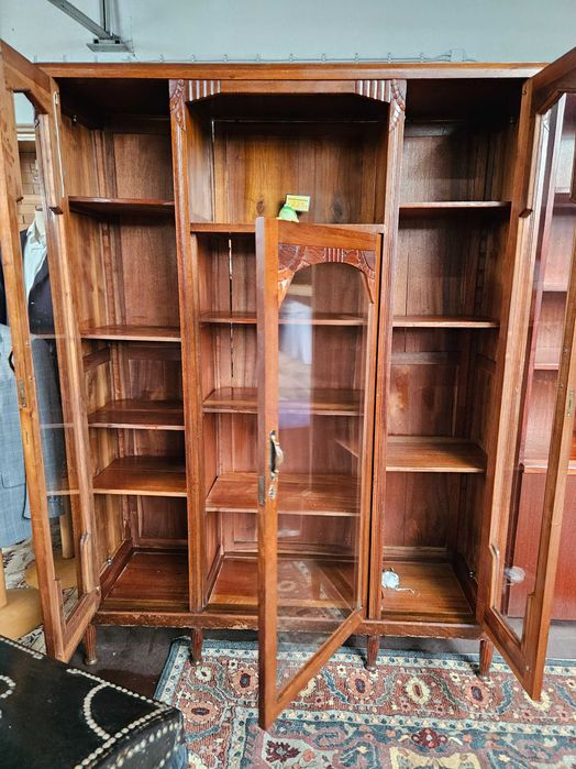 Móvel antigo - Bom estado geral