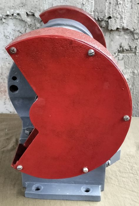 Шліфувально-заточний верстат (точило, наждак)