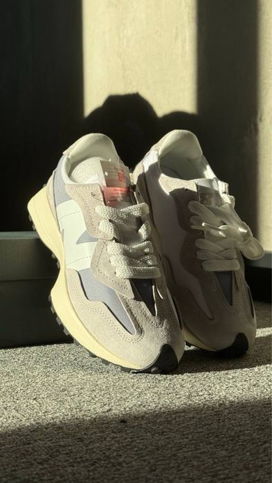 Ретро-кросівки NB327