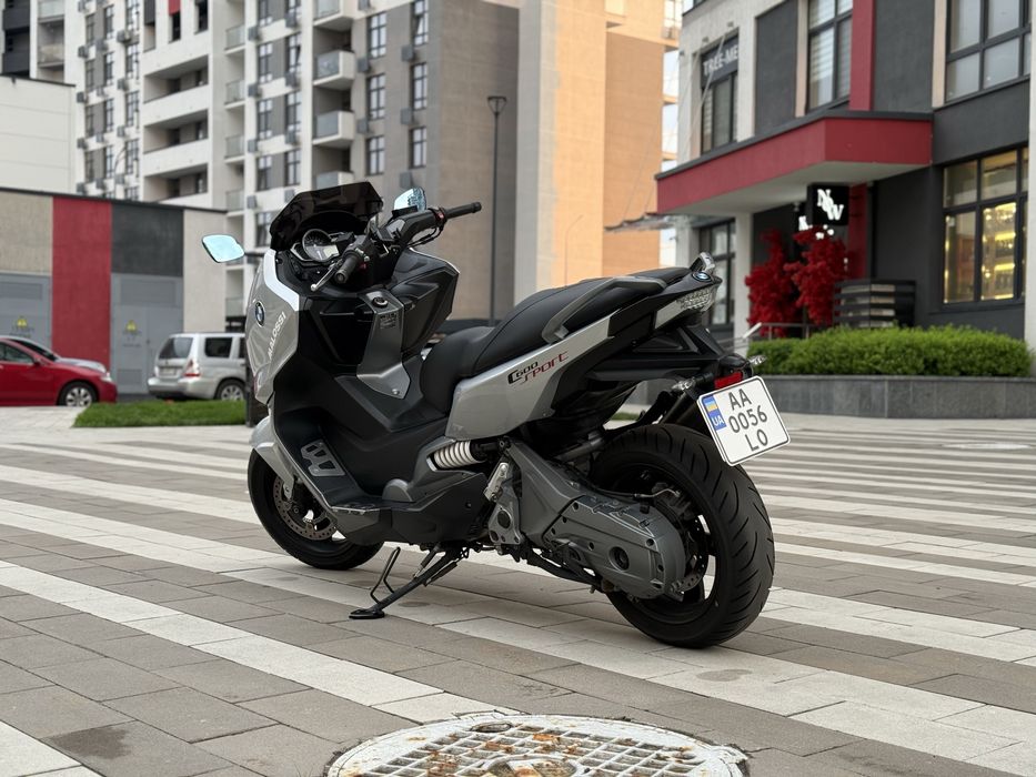 BMW C600 Sport макси-скутер
